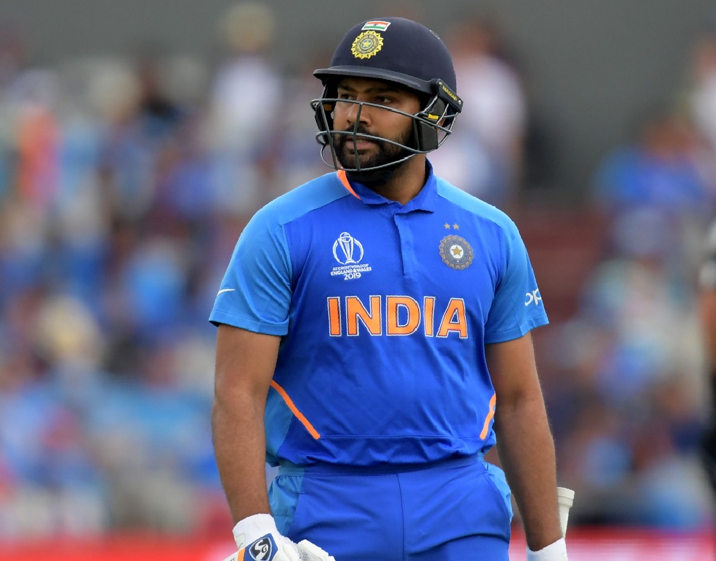 মোক্ষম দিনে ল অফ অ্যাভারেজের শিকার হলেন রোহিত। পর পর সেঞ্চুরির পর আজ ১ রানে তিনি ফিরে গেলেন শুরুতেই। সে ধাক্কা সাময়িক সামলে নিলেও হার আটকাতে পারল না ভারত।