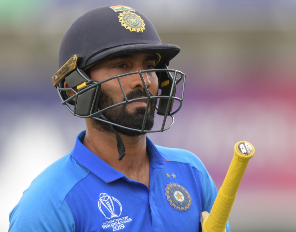 প্রতি ম্যাচে ব্যর্থ দীনেশ কার্তিক। সেমিফাইনালের এই গুরুত্বপূর্ণ ম্যাচেও নিজের অভিজ্ঞতাকে কাজে লাগাতে পারলেন না।