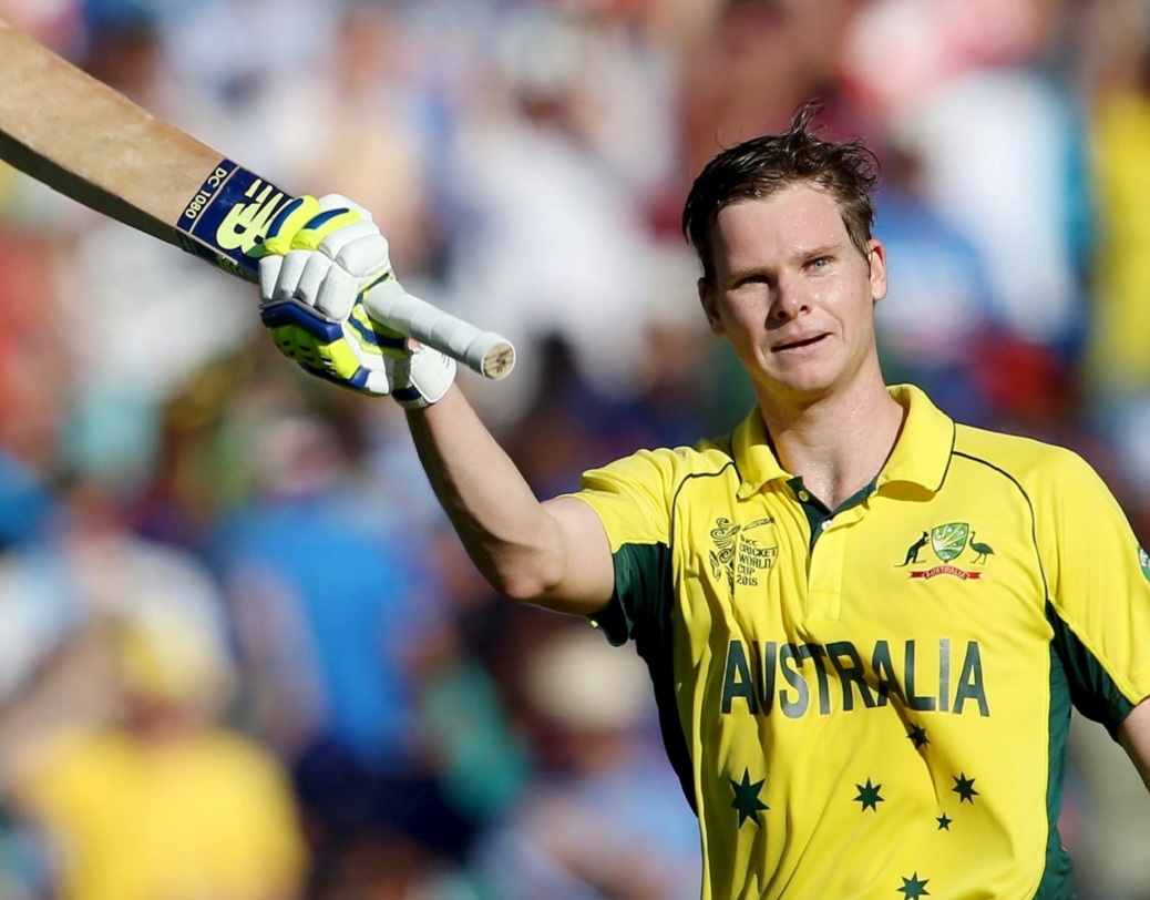 ২০১৫ বিশ্বকাপ। এ বার লড়াই আয়োজক দেশ অস্ট্রেলিয়ার বিরুদ্ধে। হার না মানা অস্ট্রেলীয় জেদের কাছে আত্মসমর্পণ সেমিফাইনালে। এ বারেও গ্রুপ পর্বে অপ্রতিরোধ্য ছিল ভারত। জয় এসেছিল সবকটি ম্যাচেই। কিন্তু সেমিফাইনালে স্টিভ স্মিথের শতরানে ভর করে ৩২৮ রানের বড় টার্গেট দিল অস্ট্রেলিয়া।