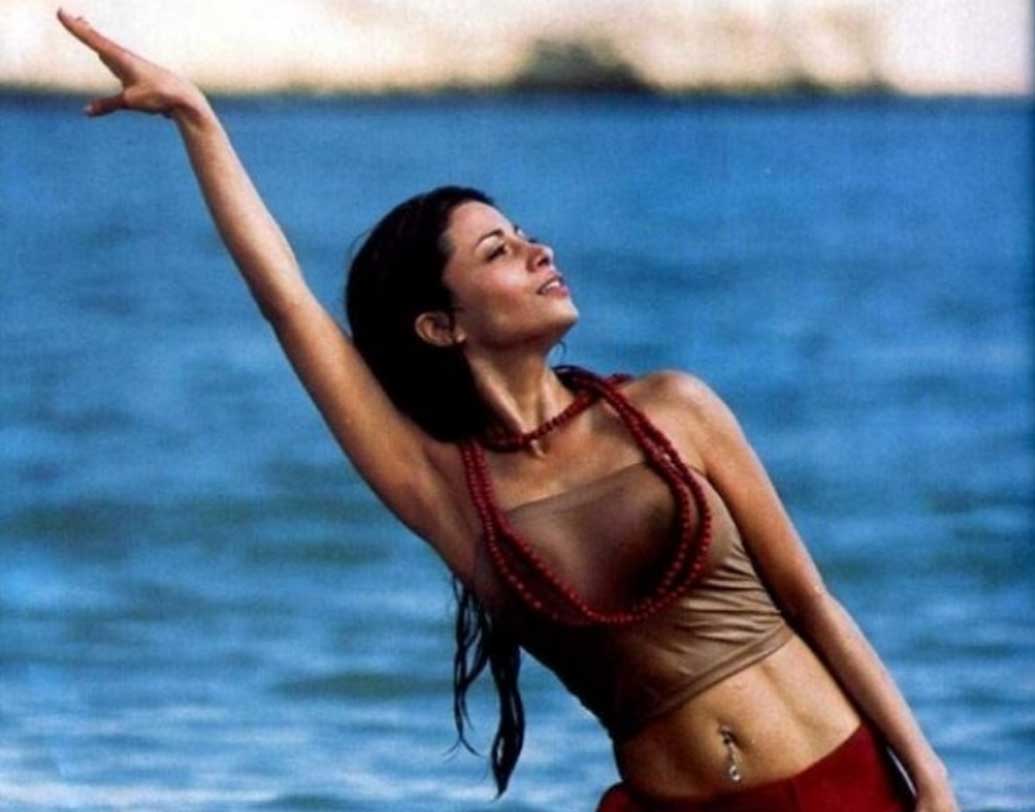 অথচ আজ বলিউড থেকে প্রায় মুছে গিয়েছে সেই অন্তরা মালির নাম। সোশ্যাল মিডিয়াতেও খুব একটা ধরা পড়েন না তিনি। সেই অন্তরা মালি এখন কী করছেন?