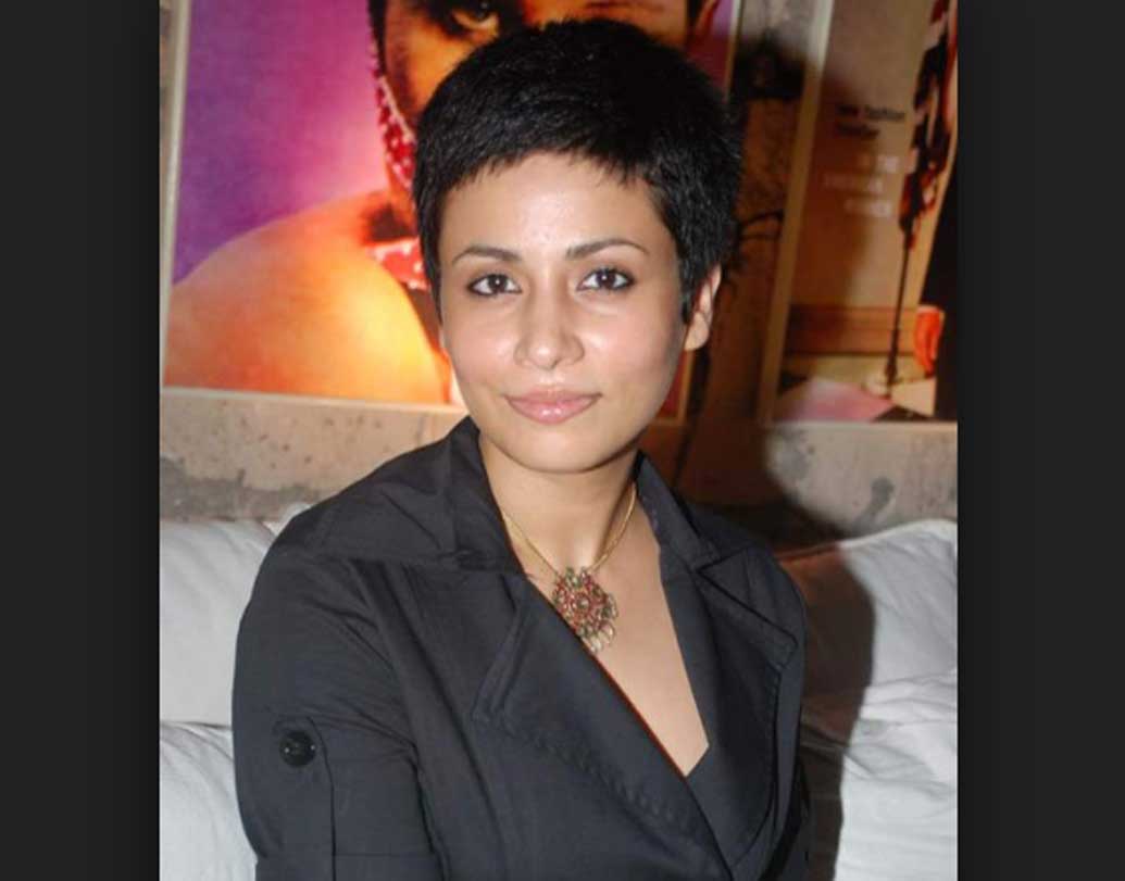 ১৯৯৮ সালে বলিউডে অভিষেক তাঁর। ফিল্মের নাম ‘ঢুন্দতে রহে জায়োগে’। বক্স অফিসে একেবারেই চলেনি সেই ছবি।