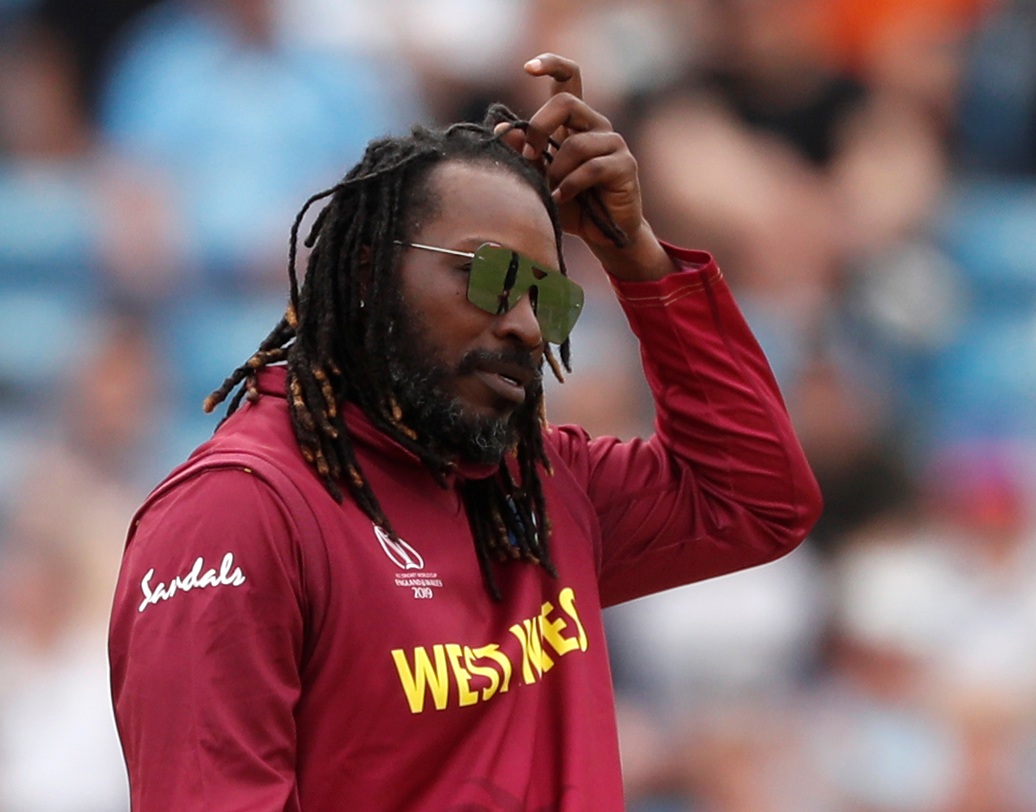 ক্রিস গেল: বলাই যায় এটাই তাঁর শেষ বিশ্বকাপ। চার বছর পর তাঁর পক্ষে খেলা চালিয়ে যাওয়া বেশ কঠিন। মনে করা হচ্ছিল, এ বারের বিশ্বকাপটা নিজের নামে করতে চাইবেন ইউনিভার্স বস। টিম হিসেবে ওয়েস্ট ইন্ডিজকে এ বারে কেউ বিশ্বকাপের দাবিদার মনে না করলেও আশা ছিল গেলকে নিয়ে।