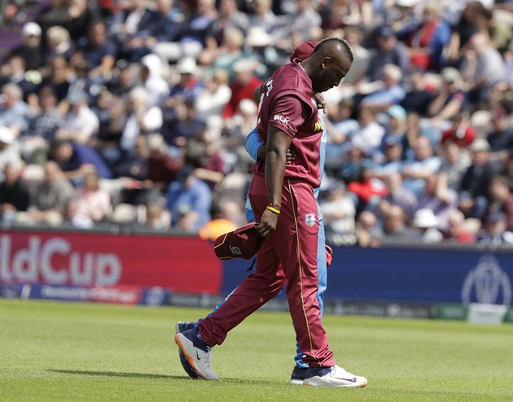 ব্যাট হাতে তিন ইনিংসে ৩৬ রান। আর বল হাতে চার ম্যাচে পাঁচটি উইকেট। চোট পেয়ে ফেরার আগে এই তাঁর দলের হয়ে অবদান। টি-২০ আর একদিনের ক্রিকেটের মধ্যে যে বিশাল তফাত তার প্রমাণ বোধহয় এই ওয়েস্ট ইন্ডিজ টিম।