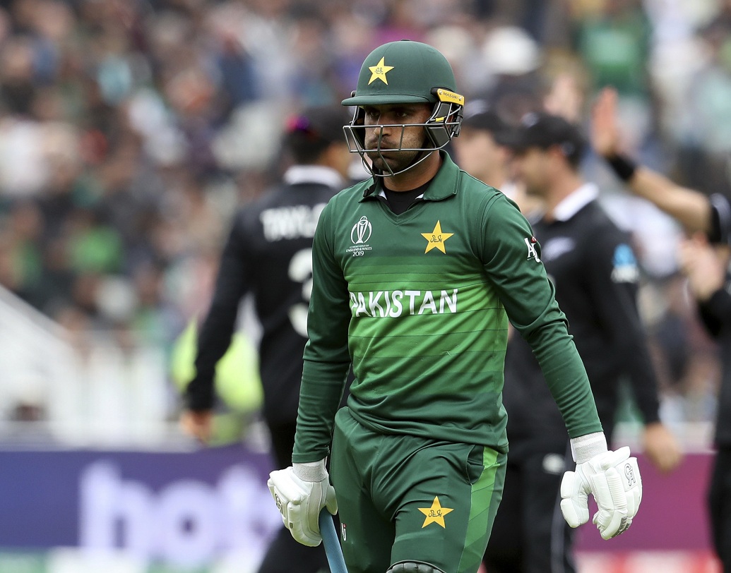 ফখর জামান: ২০১৭ চ্যাম্পিয়ন্স ট্রফি ফাইনালে তাঁর কাছেই হেরে গিয়েছিল ভারত। এ বারের বিশ্বকাপেও তাঁকে নিয়ে অনেক আশা ছিল পাক বাহিনীর। কিন্তু সেই আশার রূপ দিতে ব্যর্থ তিনি। ওপেনে নেমে সে ভাবে দাগ কাটতে পারেননি।