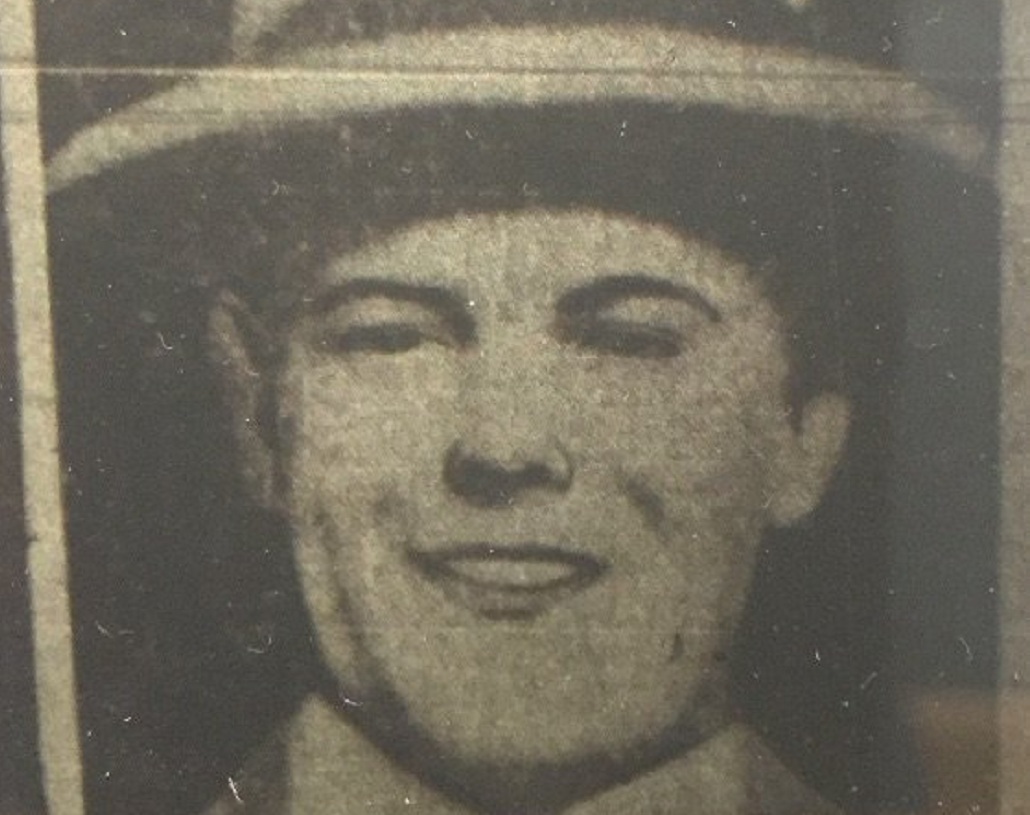 লেভি ছিলেন শিকাগো দমকল বিভাগের একজন সাধারণ কর্মচারী। কঠোর পরিশ্রমী এবং সৎ ব্যক্তিত্বের এই মানুষটি সহকর্মীদেরও বেশ পছন্দের ছিলেন।