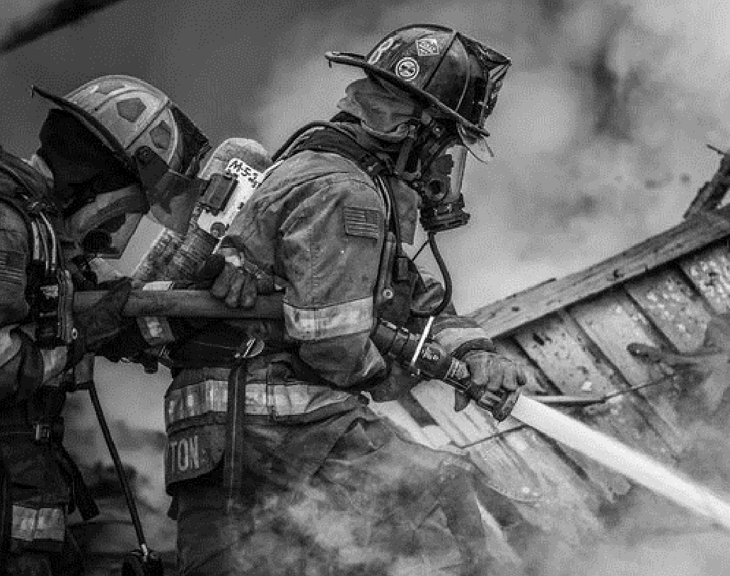 লেভি-সহ বাকি কর্মীরা একটুও সময় নষ্ট না করে পৌঁছে যান সেখানে। শুরু করে দেন তাঁদের উদ্ধারকার্য।