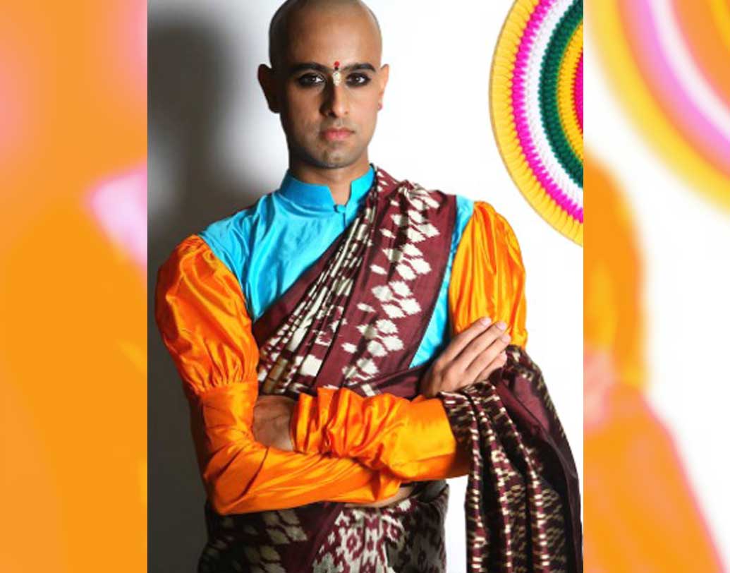 শাড়ি নিয়ে বহু পড়াশোনা করেছেন। জেনেছেন ভারতের বিভিন্ন প্রদেশের শাড়ির রকমফের। গবেষণায় দেখিয়েছেন, আদি থেকে মধ্যযুগ পর্যন্ত শাড়িকেই বিভিন্ন কায়দায় অঙ্গে জড়িয়েছেন ভারতবাসী, নারী পুরুষ নির্বিশেষে।