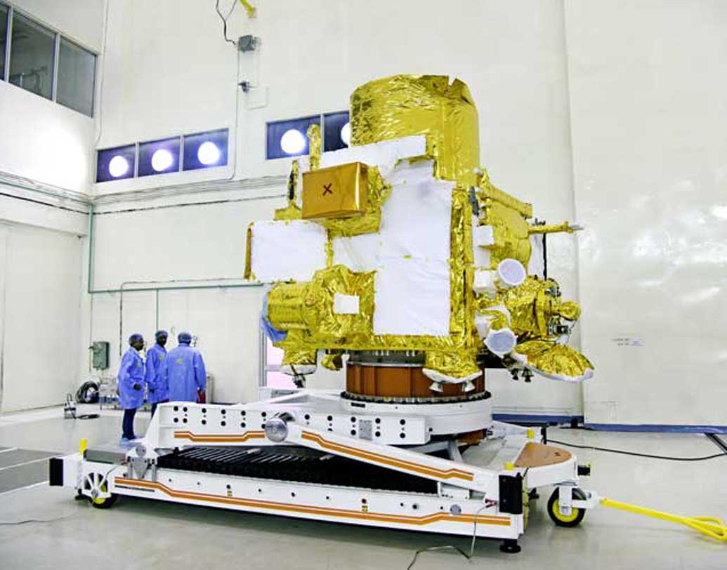 চন্দ্রযানের তিনটি ভাগ। অরবিটার, অর্থাৎ স্যাটেলাইট বা কৃত্রিম উপগ্রহ, যা চাঁদের কক্ষপথে ঘুরবে। ল্যান্ডার, অর্থাৎ যা চন্দ্রযানকে চাঁদের মাটিতে নামবে এবং নামাবে। এবং রোভার, অর্থাৎ মূল অনুসন্ধানকারী যান, যা চাঁদের মাটিতে জল ও অন্যান্য খনিজ পদার্থের সন্ধান চালাবে।