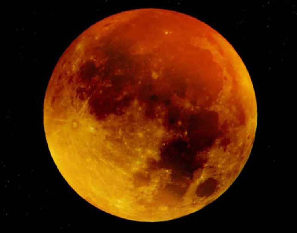 সৌরজগতের ইতিহাসও বোঝার চেষ্টা করবে চন্দ্রযান-২। ইসরোর বিজ্ঞানীরা মনে করছেন, দক্ষিণ মেরুতে এখনও ছোঁয়া লাগেনি এমন কিছু জীবাশ্ম থাকতে পারে, যা থেকে এই ইতিহাস বোঝা যেতে পারে। মসৃণ এবং অক্ষত অবস্থায় চন্দ্রযানকে চাঁদের মাটিতে নামানোই বিজ্ঞানীদের কাছে সবচেয়ে বড় চ্যালেঞ্জ। তাই চন্দ্রযানের অবতরণকে ইসরো বলছে ‘ভয়ঙ্কর ১৫ মিনিট’।