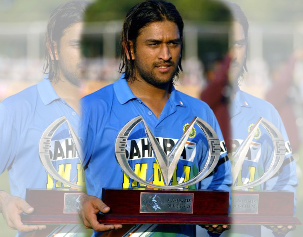 ২০০৫ সালেই সম্ভবত ধোনি তাঁর জীবনের সেরা ওয়ান ডে ইনিংসটি খেলেন শ্রীলঙ্কার বিরুদ্ধে। শ্রীলঙ্কার দেওয়া ২৯৮ রানের লক্ষ্যমাত্রা তাড়া করতে নেমে ধোনিকে তিন নম্বরে ব্যাট করতে পাঠানো হয়। সেই সুযোগের সদ্ব্যবহার করে ১৮৩ রানের অপরাজিতইনিংস খেলেন তিনি। যা আন্তর্জাতিক ক্রিকেটে করা কোনও উইকেটকিপার ব্যাটসম্যানের সর্বোচ্চ স্কোর।