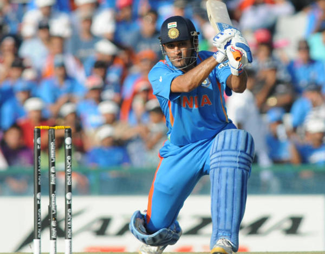 এরপর যে ইনিংসটির কথা না বললে এই তালিকা অসম্পূর্ণ থেকে যায় তা হল ২০১১ সালের বিশ্বকাপ ফাইনালে শ্রীলঙ্কার বিরুদ্ধে খেলা ৯১ রানের নটআউট ইনিংসটি। ভারতীয়দের কাছে ধোনির এই ইনিংসটি চির স্মরণীয় হয়েই থাকবে।