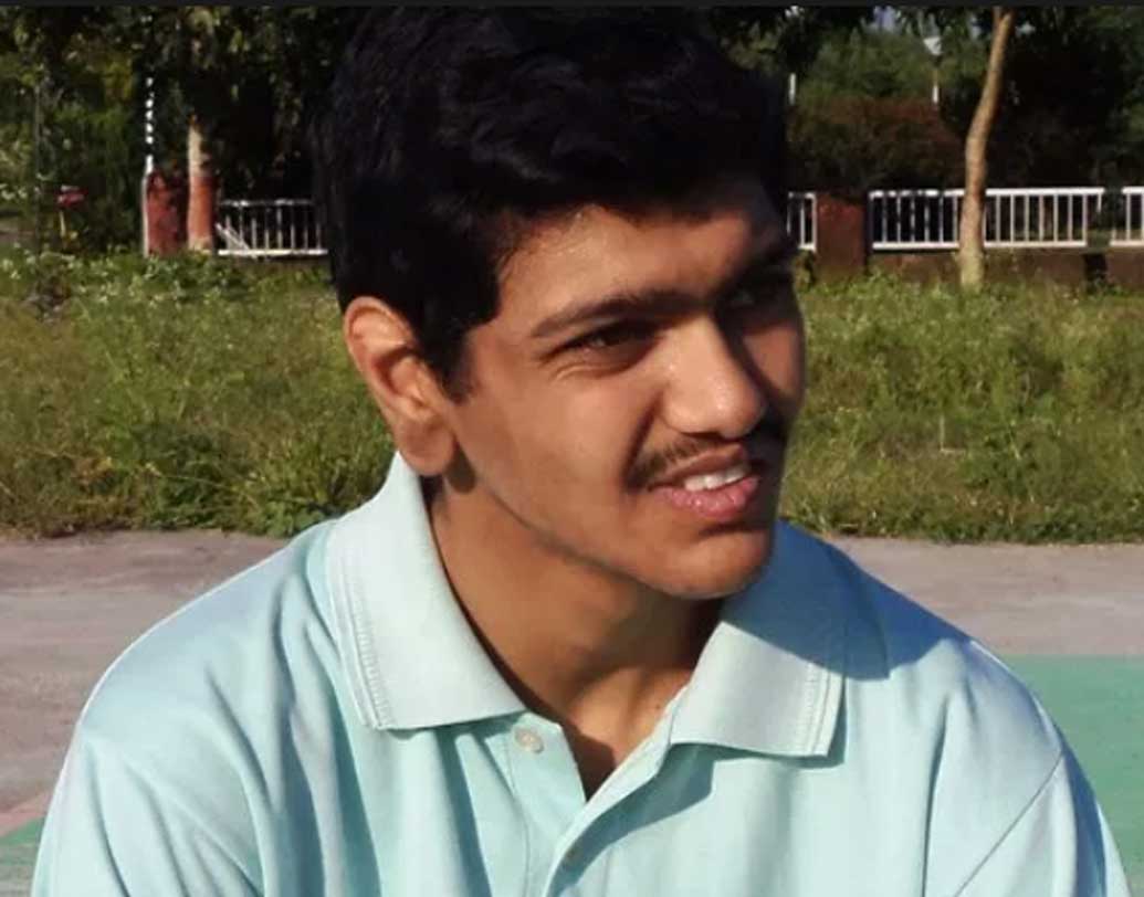 ব্রেন এবং শরীরের উপর এই ধকল নিতে পারেনি শাশ্বতীর সন্তান। অটিজমে আক্রান্ত হয়ে পড়ে সে। এত দিনের সাধারণ আচরণ বদলে যেতে শুরু করে স্পেশ্যাল চাইল্ডের মতো। অনেক সময় নিজের নামটাও মনে রাখতে পারত না।