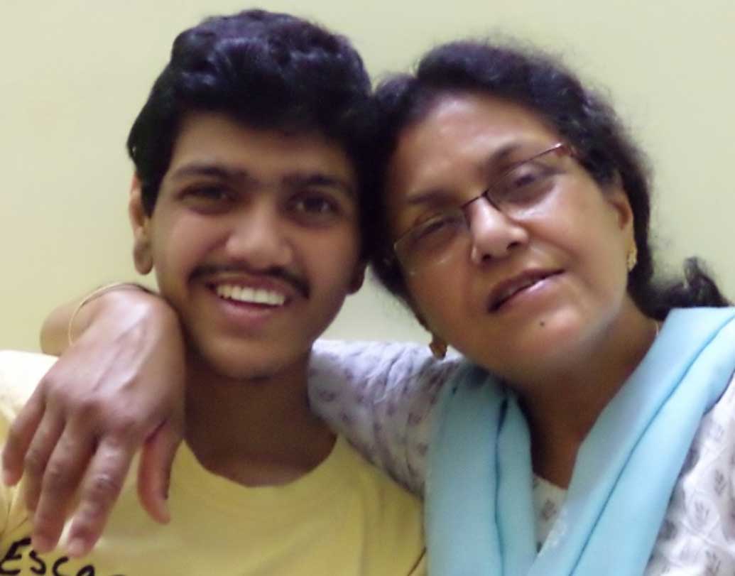 তিনি জানান, “ছেলে অটিজমের শিকার জানতে পারার পর অনেক দিন শুধু কেঁদেই কেটেছিল। তারপর ঠিক করি হার মানব না। এটাকেই আমার শক্তিতে পরিণত করি।”
