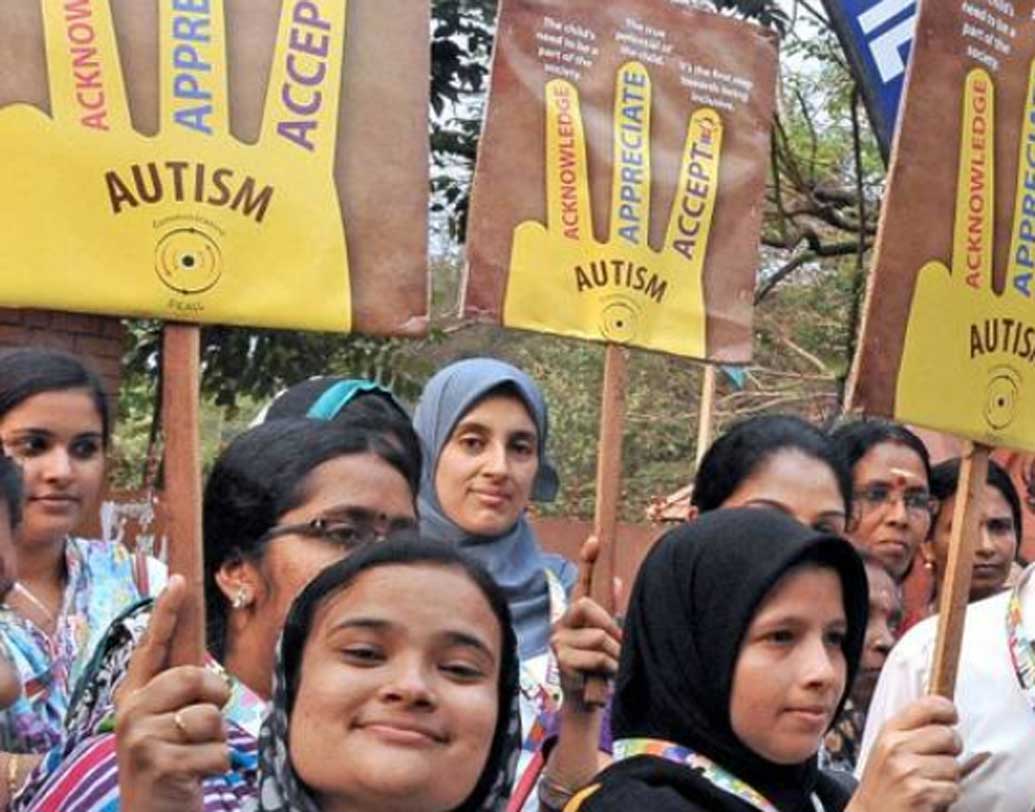 তাদের বাবা-মাকে এ বিষয়ে বুঝিয়ে প্রথমে মাত্র ৮ জনকে তিনি নিজের তৈরি স্কুলে আনতে সক্ষম হন। তখন স্কুলটা শাশ্বতীর দিল্লির ফ্ল্যাটের নীচে ছিল, ছোট একটা জায়গায়। সেটা ১৯৯৫ সাল। পরে এক বছরের মধ্যে পড়ুয়া সংখ্যা ৮ থেকে বেড়ে হয় ১২।