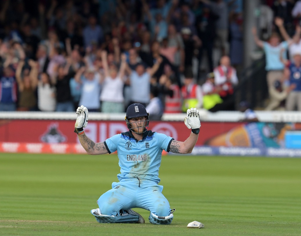 অর্থাৎ নিয়ম অনুযায়ী পাঁচ রান দেওয়া উচিত ছিল। কিন্তু দেওয়া হয় ছয় রান। এই এক রানই ম্যাচের জন্য গুরুত্বপূর্ণ হয়ে যায়। টাই হয়ে যায় ম্যাচ। নিয়ম মেনে পাঁচ রান দিলে হয়তো বদলে যেত ম্যাচের ফল।