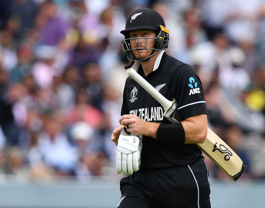 গোটা ম্যাচে প্রচুর ডট বল খেলেন নিকোলস, উইলিয়ামসন, টেলররা। এখনকার টি-২০ যুগে রান তোলাটাই শেষ কথা। সবচেয়ে বেশি নজর দেওয়া হয় এই ডট বলের উপরেই। সেটারই অভাব ছিল কিউয়ি ব্যাটিং-এ।