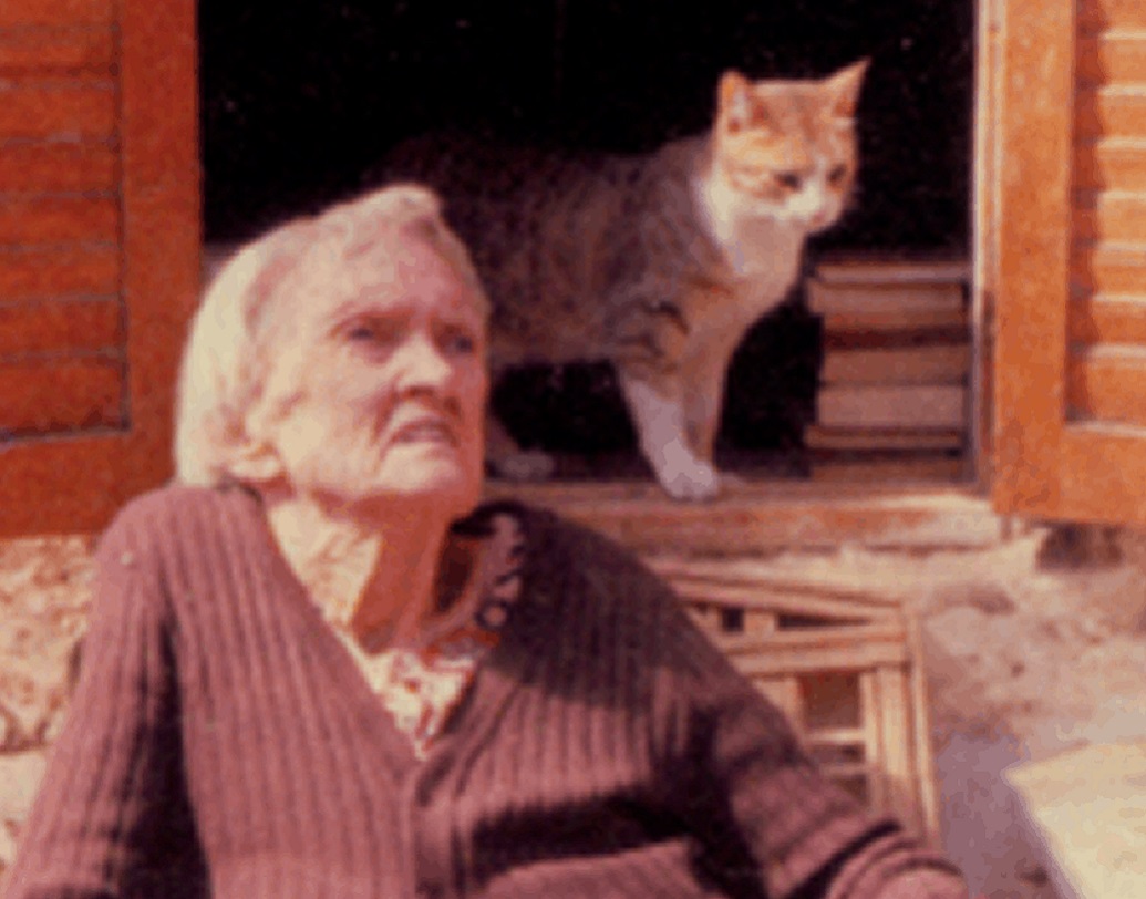 ডরোথির হাইরোগ্লিফিক পড়ার ক্ষমতা এবং মনে রাখার ক্ষমতা প্রাচীন মিশরীয় সভ্যতার গবেষণায় নানা ভাবে সাহায্য করেছিল। জীবিত থাকাকালীন ডরোথি প্রতি দিন সেতির মন্দিরে প্রার্থনা করতে যেতেন। তিনি গবেষকদের জানান, অ্যাবিডসের এই মন্দিরেই ছিল এক বাগান, যেখানে তিনি ধ্যান করতেন। সেতির সঙ্গে আলাপও হয় এখানে।