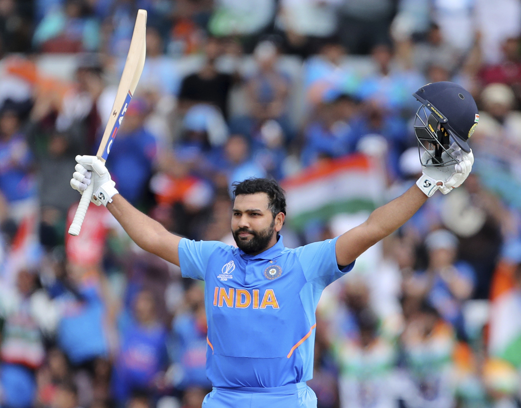 রোহিত শর্মা— টিম অফ দ্য টুর্নামেন্টে জায়গা পেয়েছেন দু’ জন ভারতীয়। তাঁদের মধ্যে এক জন রোহিত শর্মা। সদ্য সমাপ্ত বিশ্বকাপে ৬৪৮ রান করেন ‘হিটম্যান’। বিশ্বকাপে সর্বাধিক রানের তালিকায় সবার আগে রয়েছেন রোহিত। ওপেনার হিসেবে যে তিনি এই দলে থাকবেন, তা বলাই বাহুল্য।