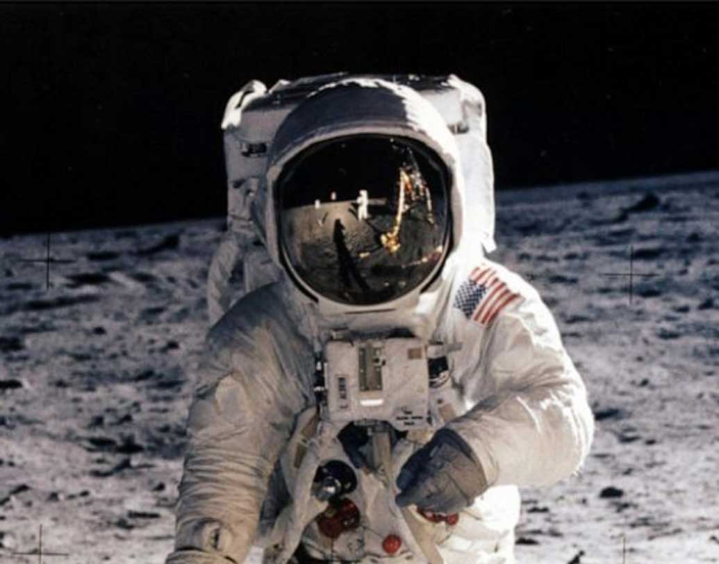 ফ্লরিডার কেনেডি স্পেস সেন্টার থেকে উৎক্ষেপণ হয়েছিল অ্যাপোলো ১১-এর।