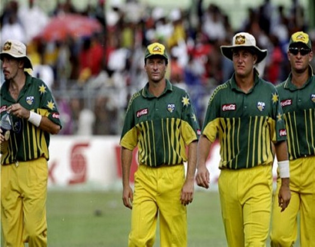 জর্জটাউন, ১৯৯৯। অস্ট্রেলিয়া ও ওয়েস্ট ইন্ডিজের ম্যাচ টাই হয়।

বৃষ্টির কারণে ম্যাচ কমিয়ে ৩০ ওভার করা হয়। অস্ট্রেলিয়ার জেতার জন্য শেষ ওভারে দরকার ছিল ৬ রান। প্রথম বলে স্টিভ ওয় ২ রান নিয়ে নেন। শেষ ৫ বলে দরকার ছিল ৪ রান।