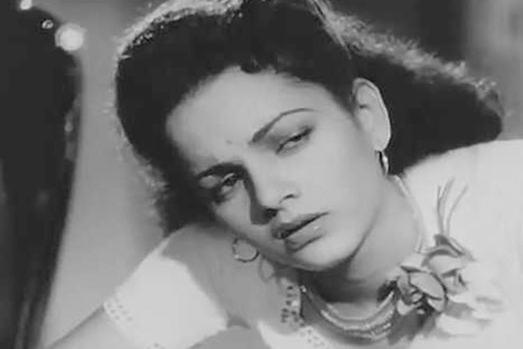 তিনি ছিলেন হিন্দি ছবির ডান্সিং কুইন। অ্যাংলো ইন্ডিয়ান সম্প্রদায়ের এই নৃত্যশিল্পী তথা অভিনেত্রীর জন্যেই হেলেন, ফারিয়ালের মতো তারকাদের চলার পথ সুগম হয়েছিল।