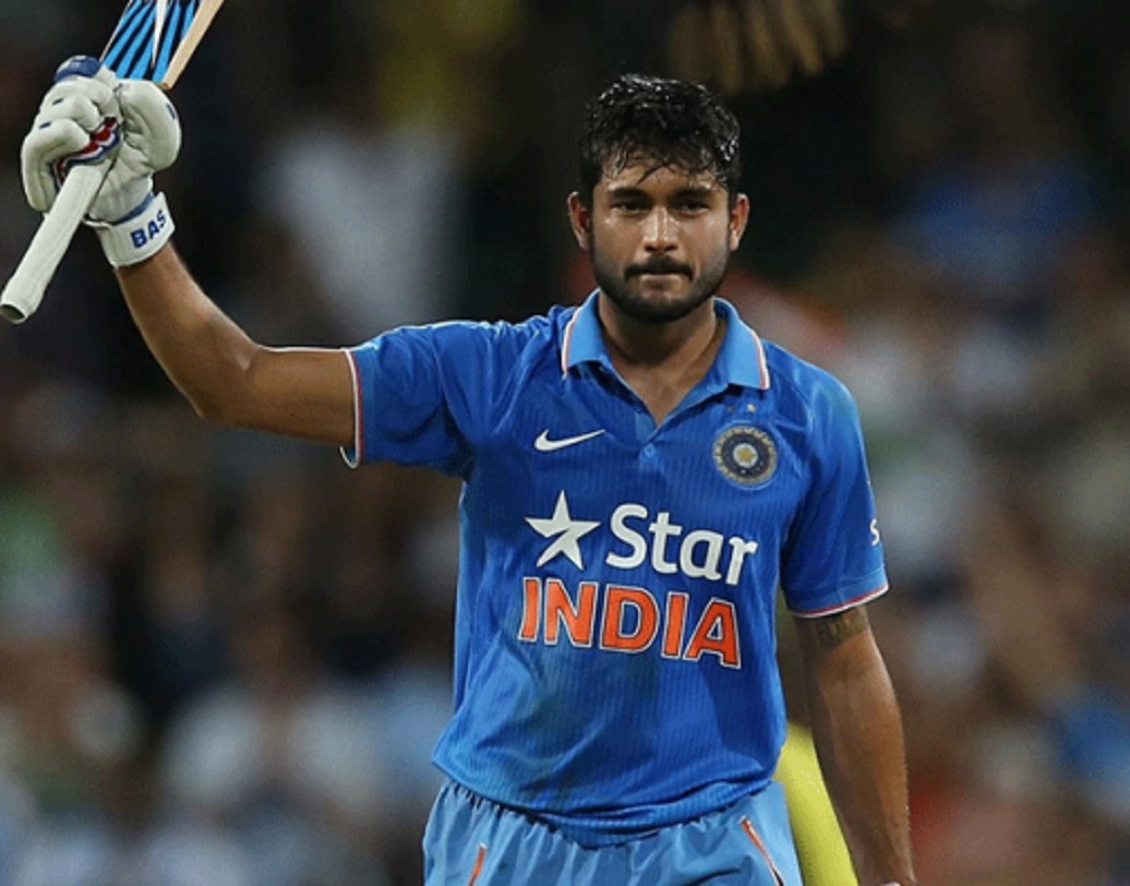 মনীশ পাণ্ডে- ভারতের ‘এ’ দলের অধিনায়ক ছিলেন তিনি। ব্যাটে ভরসার জায়গা হয়ে উঠেছিলেন মনীশ। ভারতীয় দলের ভঙ্গুর মিডল অর্ডারকে ভরসা দিতে পারেন কিনা সেটাই দেখার। ফের সুযোগ দেওয়া হতে পারে তাঁকে।