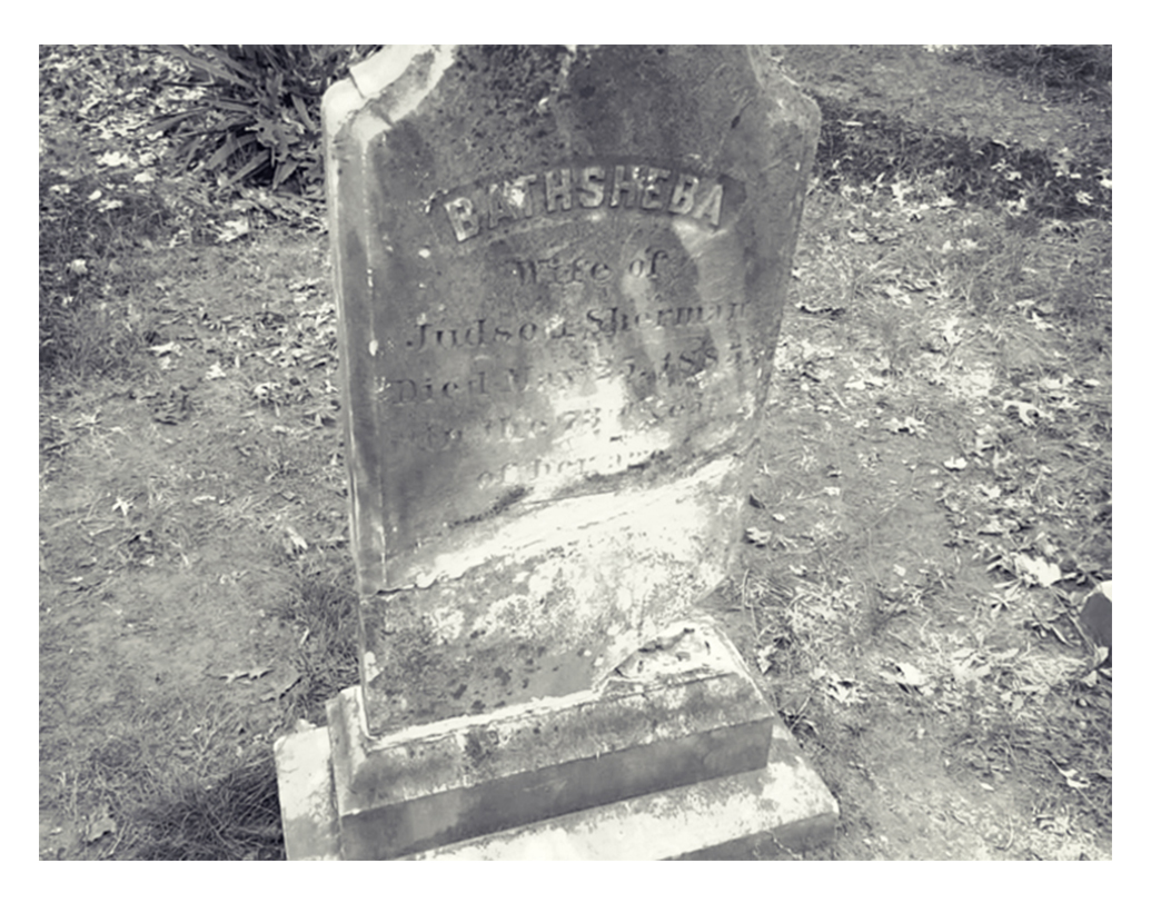 কানাঘুষো শোনা যায়, ১৮০০ সালে বাথসেবা নামে এক বদমেজাজি মহিলা তাঁর স্বামীকে নিয়ে ওখানে থাকতেন। রটে যায়, তিনি ‘শয়তানের শিষ্য’। বাথসেবার প্রথম সন্তান মারা যায়। সেই মৃত্যুর দায় বাথসেবার ঘাড়ে এসে পড়ে। কথিত আছে, ১৮৮০ সালে বাথসেবা মারা গেলে তাঁর আত্মা ওই বাড়িতে থেকে যায়। কিছু দূরেই ব্যাপ্টিস্ট কবরখানায় তাঁর স্মৃতিস্তম্ভ দেখতে পাওয়া যায়।