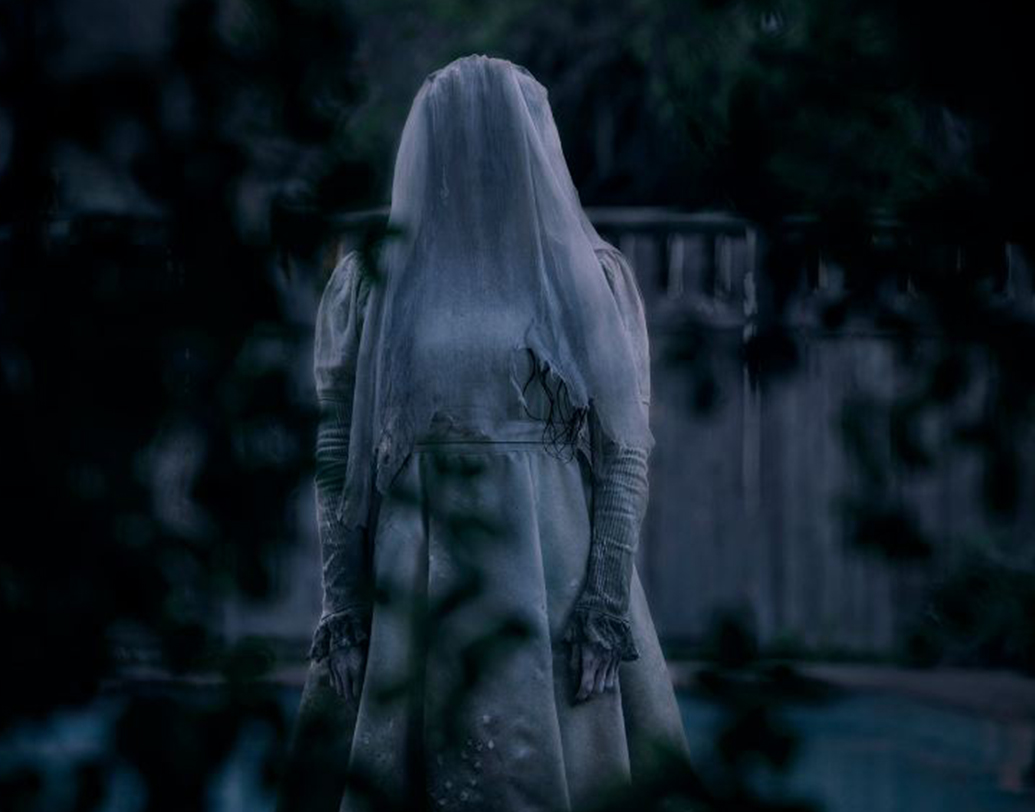 সিনেমাটি শেষ পর্যন্ত দেখিয়েছে বাথসেবাকে নরকে পাঠানো হয়েছিল। কিন্তু বাস্তব চিত্রটি ঠিক সে রকম নয়। এড এবং লোরেন ওয়ারেন তাঁদের যথাসাধ্য চেষ্টা করেছিলেন। কিন্তু দিন দিন পরিস্থিতি আরও খারাপের দিকে এগোলে রজার পেরন ১৯৮০ সালে বাড়ি ছেড়ে পরিবারকে নিয়ে অন্যত্র চলে যান।