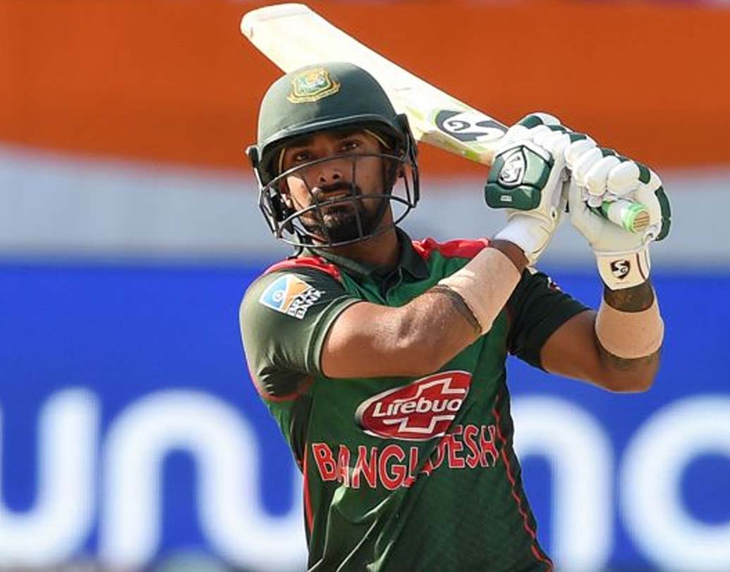 লিটন দাস- ভারতের বিরুদ্ধে খেলার জন্যে মুখিয়ে আছেন বাংলাদেশি ওপেনার লিটন।  ওপেনিংয়ে নেমে সতীর্থ তামিম ইকবালকে যোগ্য সঙ্গত করেন।