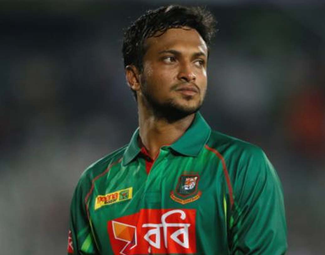 শাকিব আল হাসান- এই বিশ্বকাপে রানসংগ্রহকারীর তালিকায় প্রথম সারিতে আছেন শাকিব। এছাড়াও বল হাতেও একাই ম্যাচের মোড় ঘুরিয়ে দিতে পারেন।