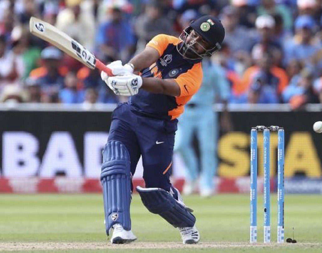 ঋষভ পন্থ- ইংল্যান্ডের বিরুদ্ধে ৩২ রান করলেও পন্থের উপর ভরসা করছে দল। যে কোনও মুহূর্তে বিধ্বংসী ব্যাট করে ম্যাচের মোড় ঘোরাতে সক্ষম তিনি।