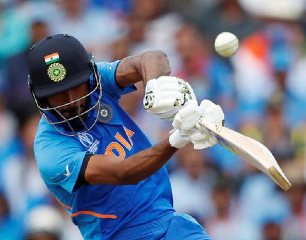 হার্দিক পান্ড্য- অলরাউন্ডার হিসেবে ভারতের ভরসা তিনি। ইংল্যান্ডের বিরুদ্ধে ৪৫ রান করেছেন। ব্যাটের পাশাপাশি বল হাতেও সফল হার্দিক।