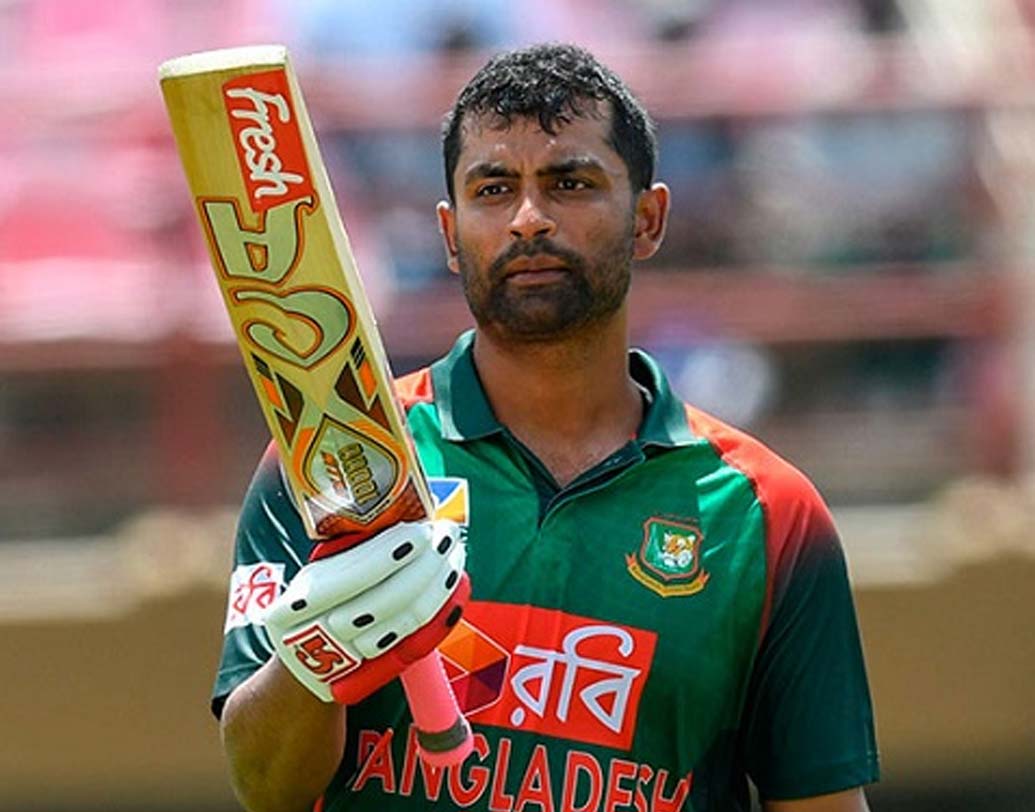 তামিম ইকবাল- বাংলাদেশের তারকা ওপেনার তামিম ইকবাল। লিটন দাসের সঙ্গে জুটি বেঁধে বহু ম্যাচে ভালো স্টার্ট দিয়েছেন। তাই ভারতের বিরুদ্ধে তাঁর খেলা নিয়ে কোন সংশয় থাকার কথা নয়।