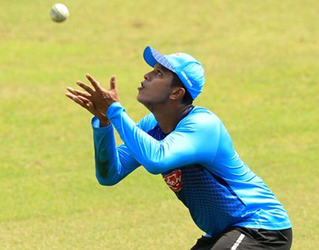 মহম্মদ সইফউদ্দিন- বাংলাদেশের অন্যতম সেরা বোলার মহম্মদ সইফউদ্দিন। শেষে এসে ব্যাটও করতে পারেন ভালই।