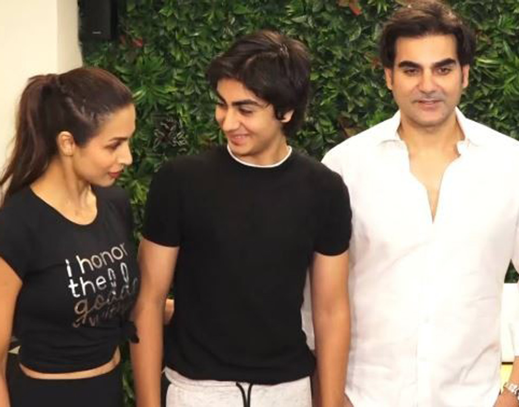 আরহান খান-আরবাজ খান: মালাইকা আরোরা এবং আরবাজ খানের একমাত্র ছেলে আরহান। তবে কৈশোর পেরনোর পর বাবার সঙ্গেই তাঁর চেহারায় মিল আরও বেশি করে চোখে পড়ছে।