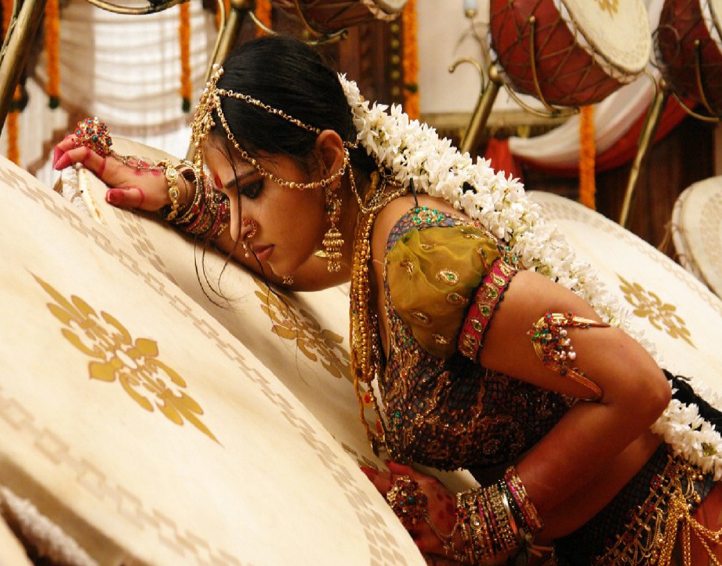 কেরিয়ারে একাধিক পুরস্কার জিতেছেন অনুষ্কা। শুধু ‘অরুন্ধতী’র জন্যই পেয়েছিলেন একাধিক পুরস্কার। সেরা অভিনেত্রীর পুরস্কারও পান এই সিনেমার জন্য।