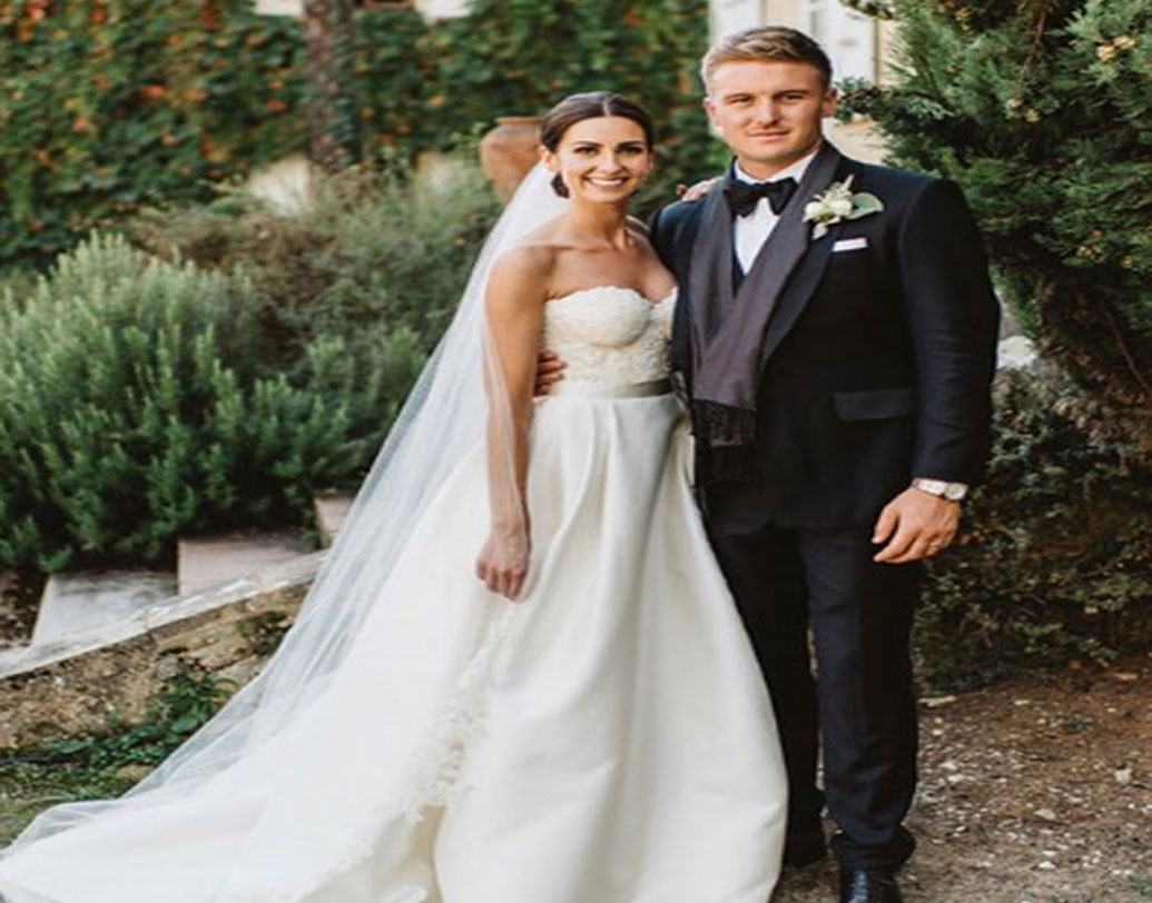 খেলার পাশাপাশি ফ্যামিলি লাইফও দিব্যি ব্যালান্স করেন জেসন। ২০১৭ সালে বিয়ে করেন তাঁর দীর্ঘ দিনের বান্ধবী এল-কে। এলও দক্ষিণ আফ্রিকার মেয়ে। ফ্রান্সে ডেস্টিনেশন ওয়েডিং-এর পরে তাঁরা পাড়ি দেন লম্বা মধুচন্দ্রিমায়। গন্তব্যের তালিকায় ছিল দুবাই-ও ।