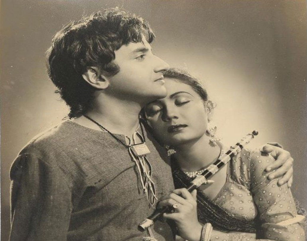 ঘন আঁখিপল্লব আর স্বপ্নালু চোখের এই নায়ক কবিতা ভালবাসতেন। গানে সুর দিতেন। নিজে গানও গাইতেন। তাঁকে চমৎকার মানিয়ে যেত প‌ৌরাণিক চরিত্রে। ‘শ্রী মহাপ্রভু চৈতন্য’ ছবিতে অভিনয় তাঁকে এনে দিয়েছিল ‘ফিল্মফেয়ার’-এ সেরা অভিনেতার সম্মান।