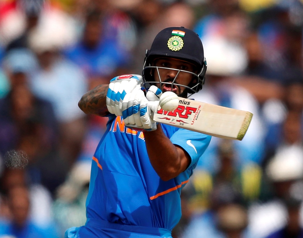 শিখর ধওয়ন- দুটো ম্যাচ খেলেই বিশ্বকাপ থেকে ছিটকে যেতে হয়েছিল। তিনি সুস্থ হয়ে উঠেছেন।তবে নতুন ওপেনার তৈরি রাখার জন্য ঘুরছিল পৃথ্বী শ-এর নাম। যদিও কোমরের চোটে ভুগছেন তিনিও। তাই নির্বাচকরা বেছে নিলেন গব্বরকেই।