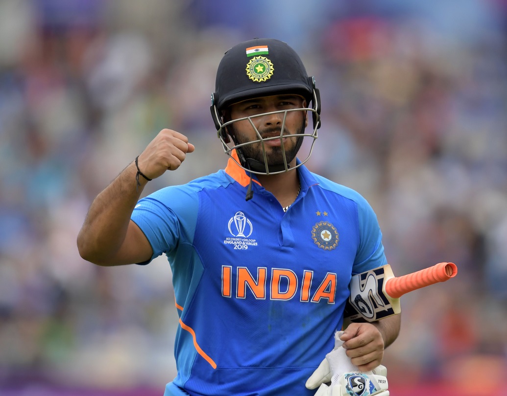 ঋষভ পন্থ- ওয়ানডে ও টি টোয়েন্টি দলে উইকেটের পিছনে দেখা যাবে এই মারকুটে ব্যাটসম্যানকে। ক্যারিবিয়ান সফর পন্থের অগ্নিপরীক্ষাই বলা যায়। টি টোয়েন্টি বিশ্বকাপের কথা মাথায় রেখে পন্থকে তৈরি করার কথা ভাবা হচ্ছে।