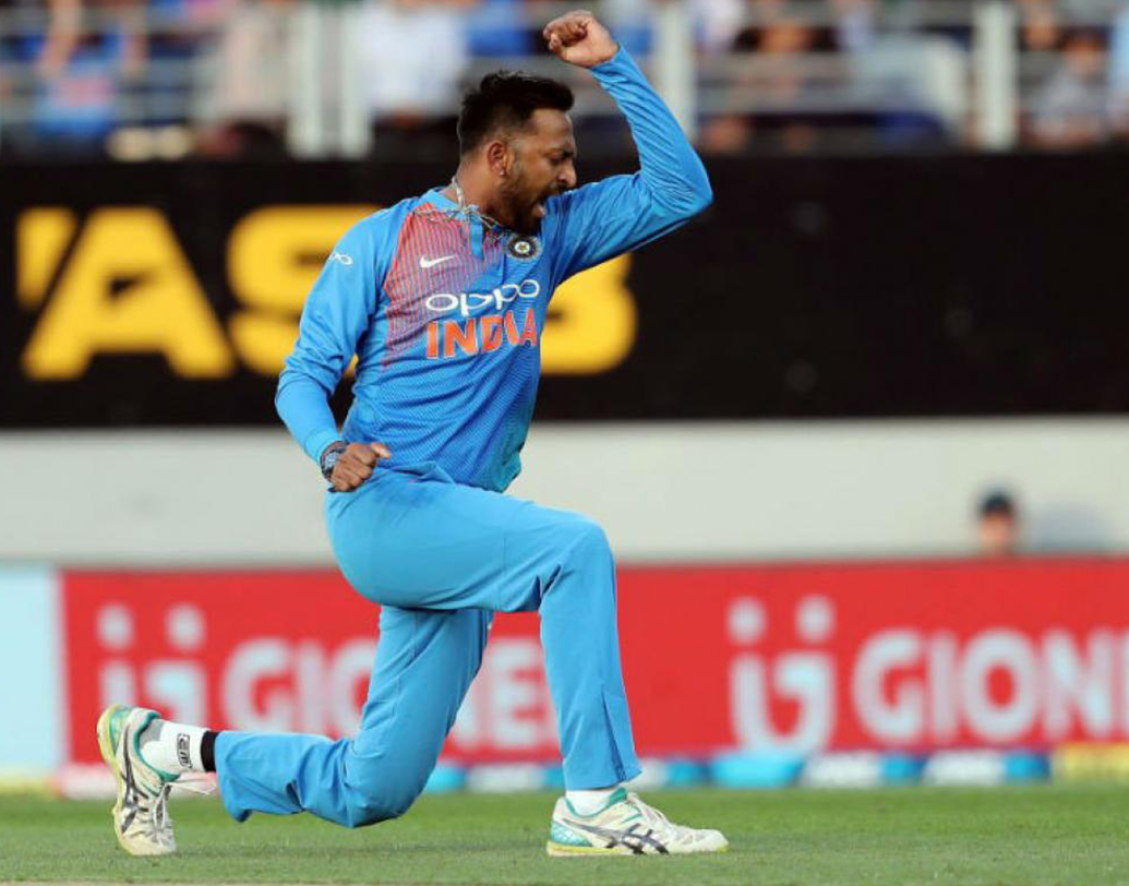 ক্রুনাল পাণ্ড্য- দলে হার্দিক না থাকলেও রয়েছেন ক্রুনাল। ব্যাটে বলে কার্যকারী ভূমিকা নিতে পারেন ইনিও।