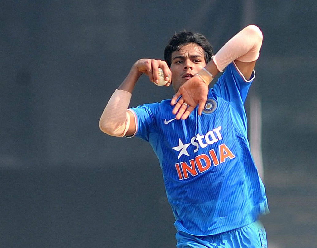 রাহুল চহার- লেগ স্পিন সব সময়ই ক্রিকেটে উল্লেখযোগ্য ভূমিকা রাখে। ভারতীয় দল তাই এই সিরিজে দেখে নিতে চাইছে চহারকে।