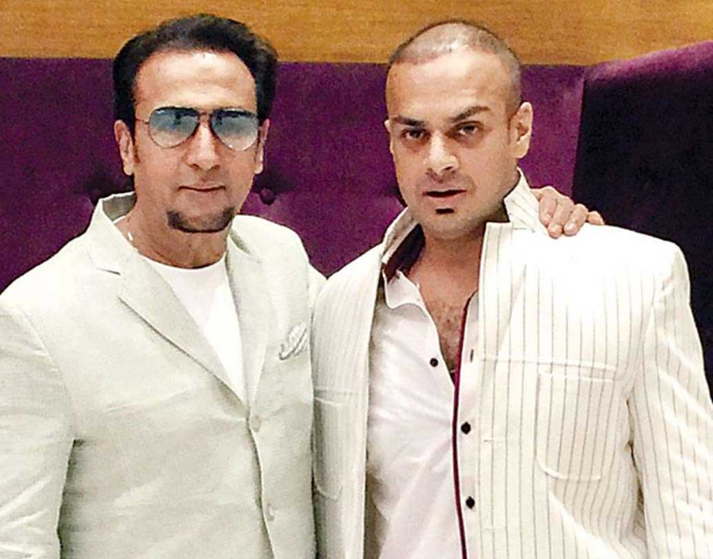 সঞ্জয় গ্রোভার: ১৫ বছর লস অ্যাঞ্জেলসে কাটানোর পর ফিল্মমেকার হিসেবে কাজ করার জন্য মুম্বইয়ে ফিরে আসেন। আমেরিকান স্কুল অব বম্বেতে পড়াশোনা করেছেন। তিনি বলিউড অভিনেতা গুলশন গ্রোভারের ছেলে। মেট্রো গোল্ডউইন স্টুডিও (এমজিএম)-তে স্পেশাল প্রজেক্ট ডিরেক্টর হিসেবে কাজ করেছেন।