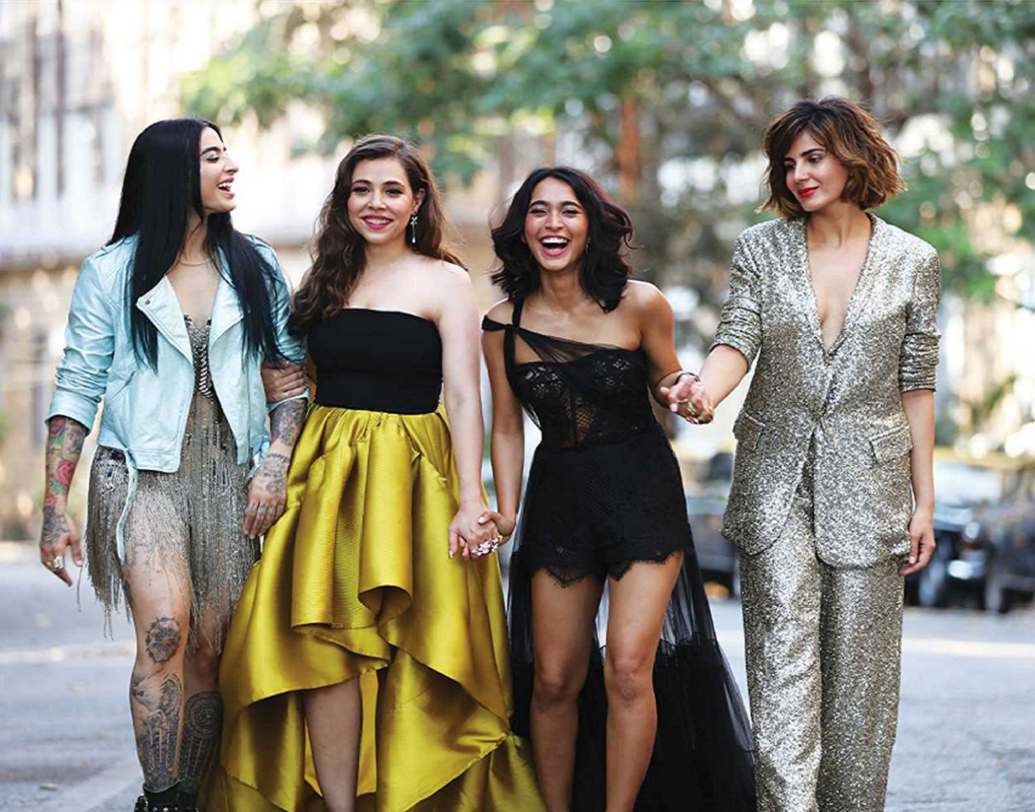 শর্ট ফিল্ম ছাড়াও তিনি বেশ কিছু ওয়েব সিরিজও করেছেন। এই ওয়েব সিরিজগুলির জন্যই তিনি জনপ্রিয়তা লাভ করেছেন। এর মধ্যে অন্যতম জনপ্রিয় ‘ফোর মোর শটস প্লিজ’ (২০১৯), ‘ইনসাইড এজ’ (২০১৭) এবং ‘কৌশিকি’।