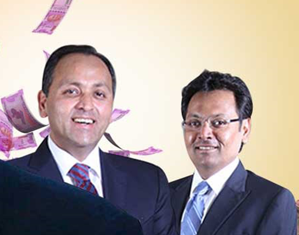 কিন্তু তাঁর মানে এই নয় যে— মুকেশ তাঁর বাকি কর্মচারীদেরও বেতন বৃদ্ধি থেকে বঞ্চিত করেছেন। সেটা করেননি তিনি। এর মধ্যে আলাদা ভাবে বলতে হবে তাঁর দুই উচ্চপদস্থ কর্মচারী তথা তুতো ভাই নিখিল মেসওয়ানি এবং হিতল মেসওয়ানি-র কথা। এঁদের বেতন প্রতি বছরই বেড়েছে উল্লেখযোগ্য ভাবে।