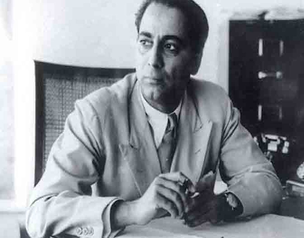 সারাভাইয়ের আগে আরও এক যশস্বী ভারতীয় বিজ্ঞানীর রহস্যমৃত্যু আলোড়ন ফেলেছিল।  ভারতের পারমাণবিক গবেষণার জনক ডক্টর হোমি জাহাঙ্গির ভাবার মৃত্যু হয়েছিল বিমান দুর্ঘটনায়। ১৯৬৬ সালের ২৪ জানুয়ারি আল্পসের সর্বোচ্চ শৃঙ্গ মঁ ব্লাঁ-র কাছে আছড়ে পড়েছিল এয়ার ইন্ডিয়ার ফ্লাইট ১০১। প্রাণ হারান ডক্টর ভাবা। তাঁর সঙ্গেই চিরকালের জন্য হারিয়ে যায় পারমাণবিক গবেষণার বহু গুরুত্বপূর্ণ নথি। একে ‘অন্তর্ঘাত’ বলেছে অনেক মহলই।