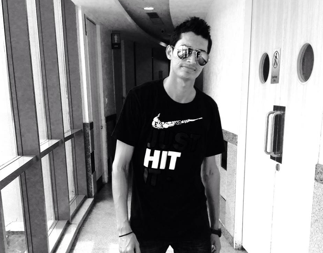 ভারতের নতুন এই পেসারের বাবা, হরিয়ানা সরকারের ড্রাইভারের কাজে নিযুক্ত। ক্রিকেট খেলার খরচ বহনের সামর্থ্য তাঁর ছিল না। তাই সুযোগ হয়নি কোনও দিন কোনও বয়স ভিত্তিক খেলায় যোগ দেওয়ার।