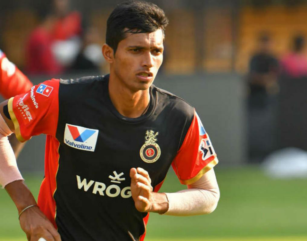 কার্নাল প্রিমিয়ার লিগে খেলার সময় চোখে পড়ে যান দিল্লির মিডিয়াম পেসার সুমিত নরওয়ালের। তিনিই নভদীপকে নিয়ে আসেন দিল্লির নেটে।