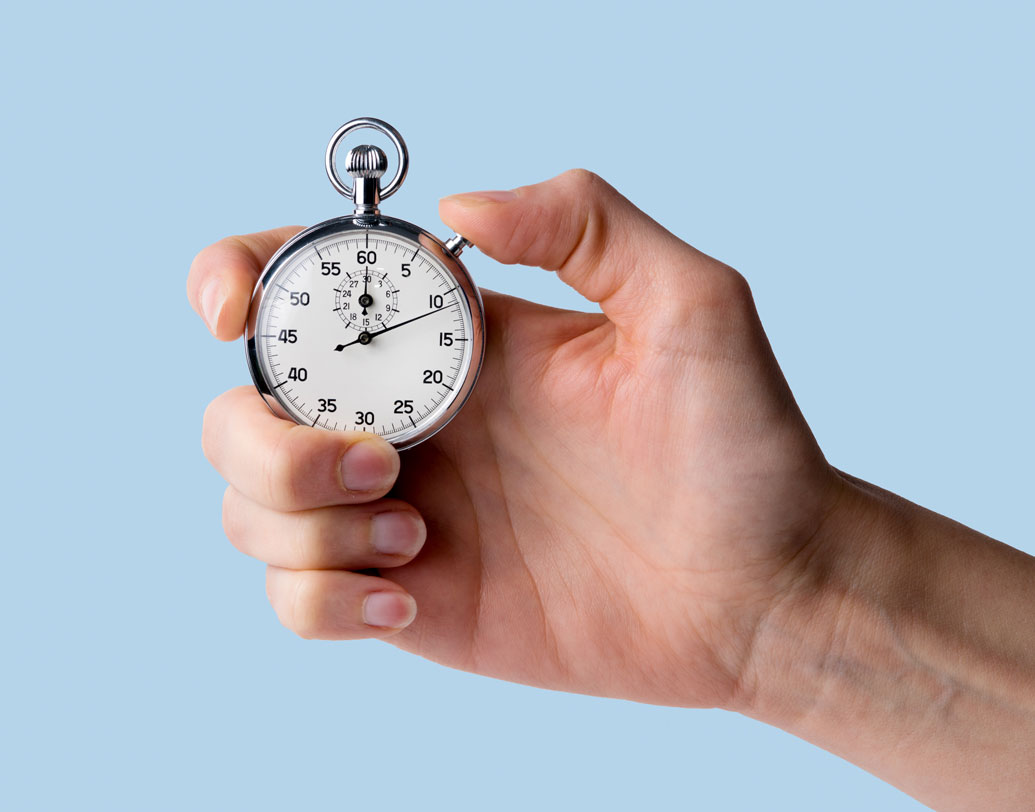 প্রথম কয়েক দিন ১০ সেকেন্ড ধরে থাকুন। শরীরে সয়ে এলে তা বা়ড়িয়ে ২০ সেকেন্ড করুন। ধীরে ধীরে এ ভাবে সময় বাড়ান। এক মিনিট টানা এমন প্লাঙ্ক ধরে রাখতে পারলে বুঝবেন, শরীর প্লাঙ্কের জন্য যেমন তৈরি হয়েছে, তেমনই মেদও কমছে ধীরে ধীরে। ওজনপাল্লায় দাঁড়ালেই এই দিনকয়েকের তফাত বুঝবেন।