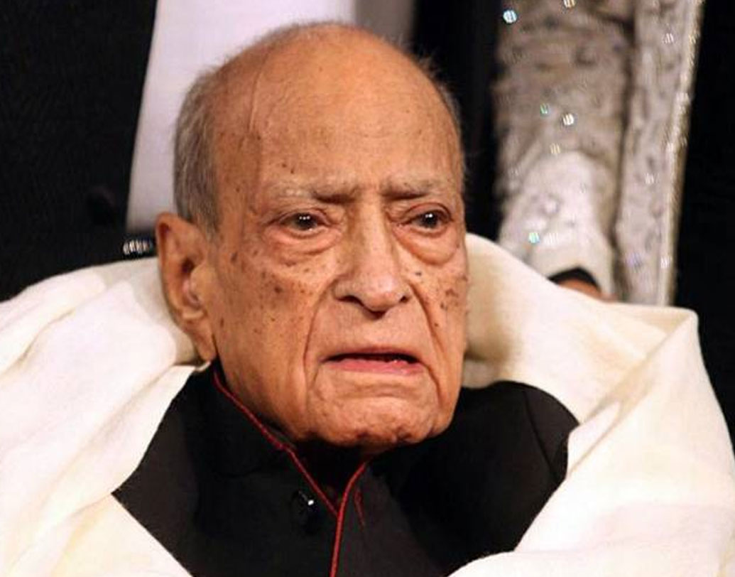 জীবনের শেষ বসন্ত অবধি কাজ করে গিয়েছেন তিনি। ২০১১ সালে ফ্যাশন শোয়ে অংশ নিয়েছিলেন। তার পরের বছর, মৃত্যুর কয়েক মাস আগে ডাবিং করেছিলেন ‘কৃ্ষ্ণ অউর কংস’ অ্যানিমেশন ফিল্মে, রাজা উগ্রসেনের ভূমিকায়। এটাই ছিল তাঁর শেষ কাজ।